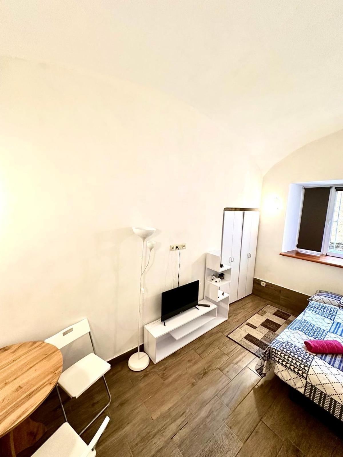 Apartamento Личаківська 4 Leópolis Exterior foto
