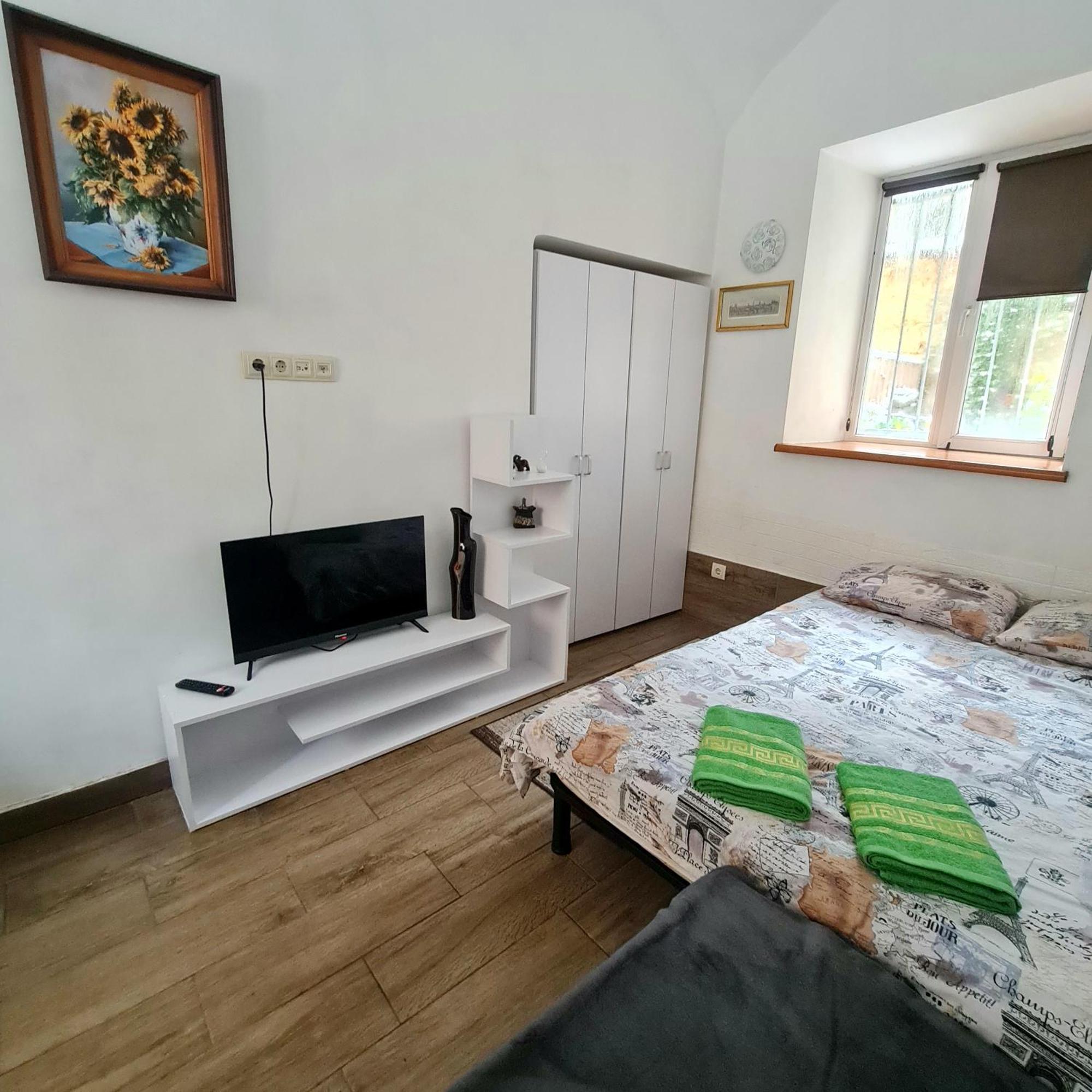 Apartamento Личаківська 4 Leópolis Exterior foto