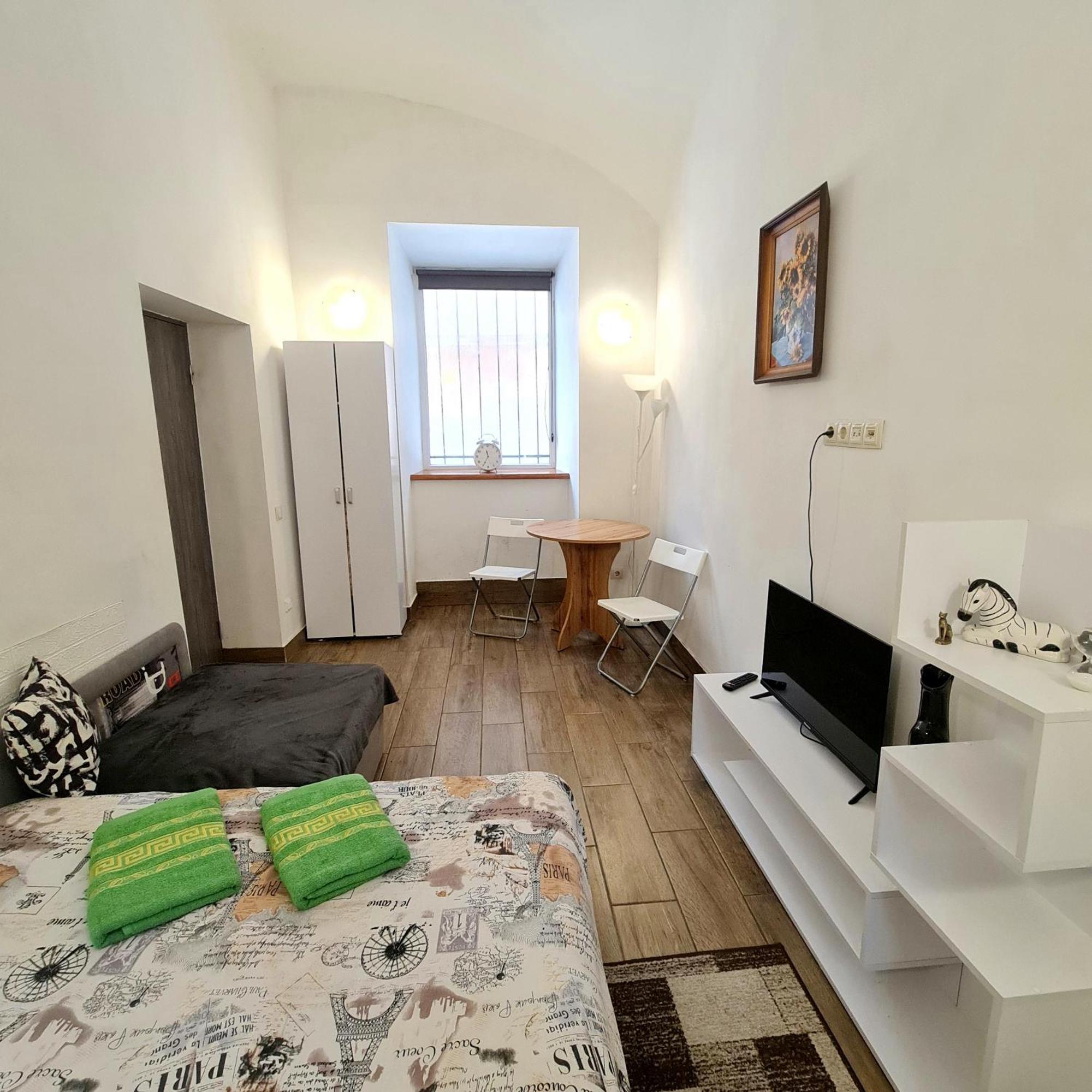 Apartamento Личаківська 4 Leópolis Exterior foto