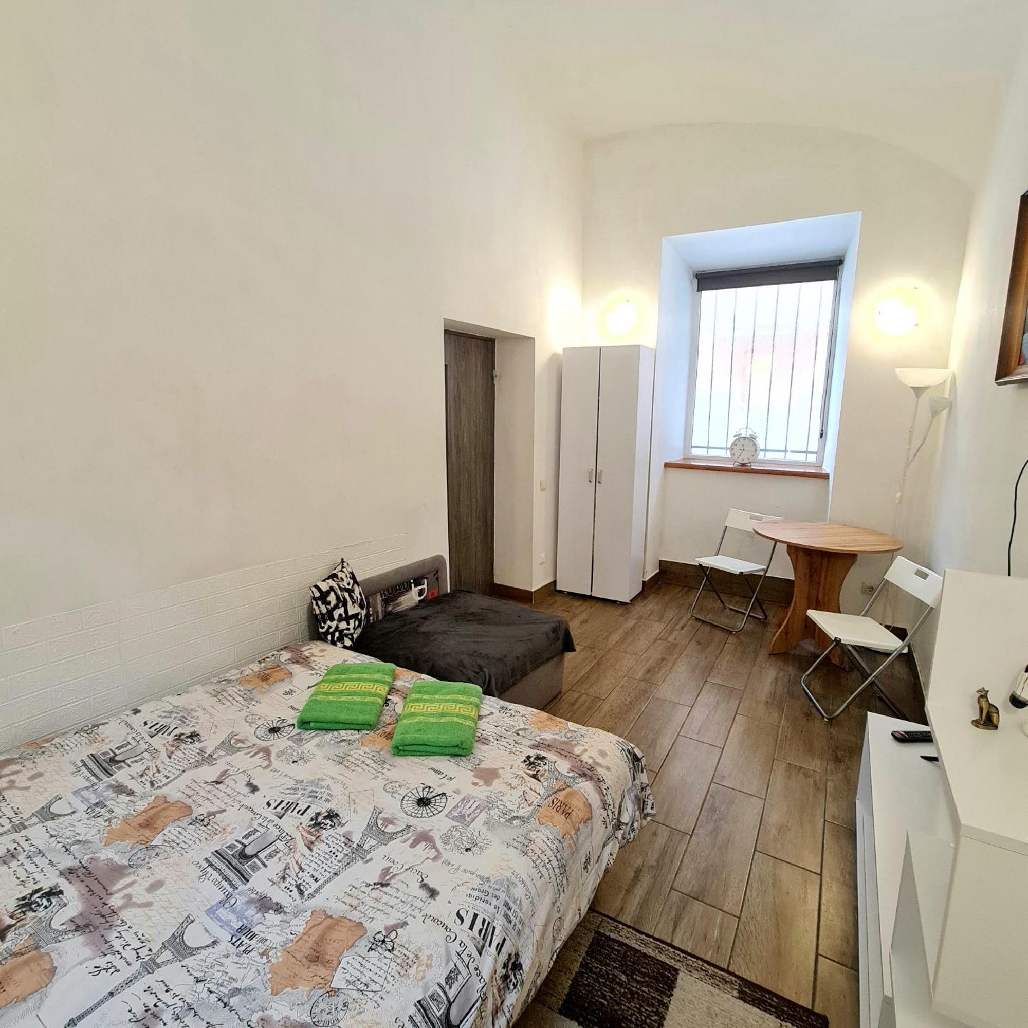 Apartamento Личаківська 4 Leópolis Exterior foto